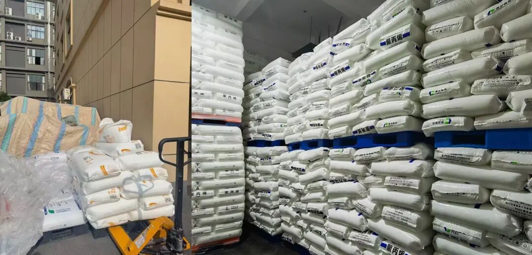 油价震荡为何影响到牙刷厂？石油背后鲜为人知的庞大产业链 日用百货