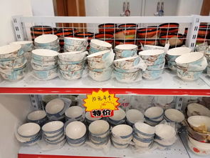 2元10元时尚百货精品热卖中，厂家直销一件也批发